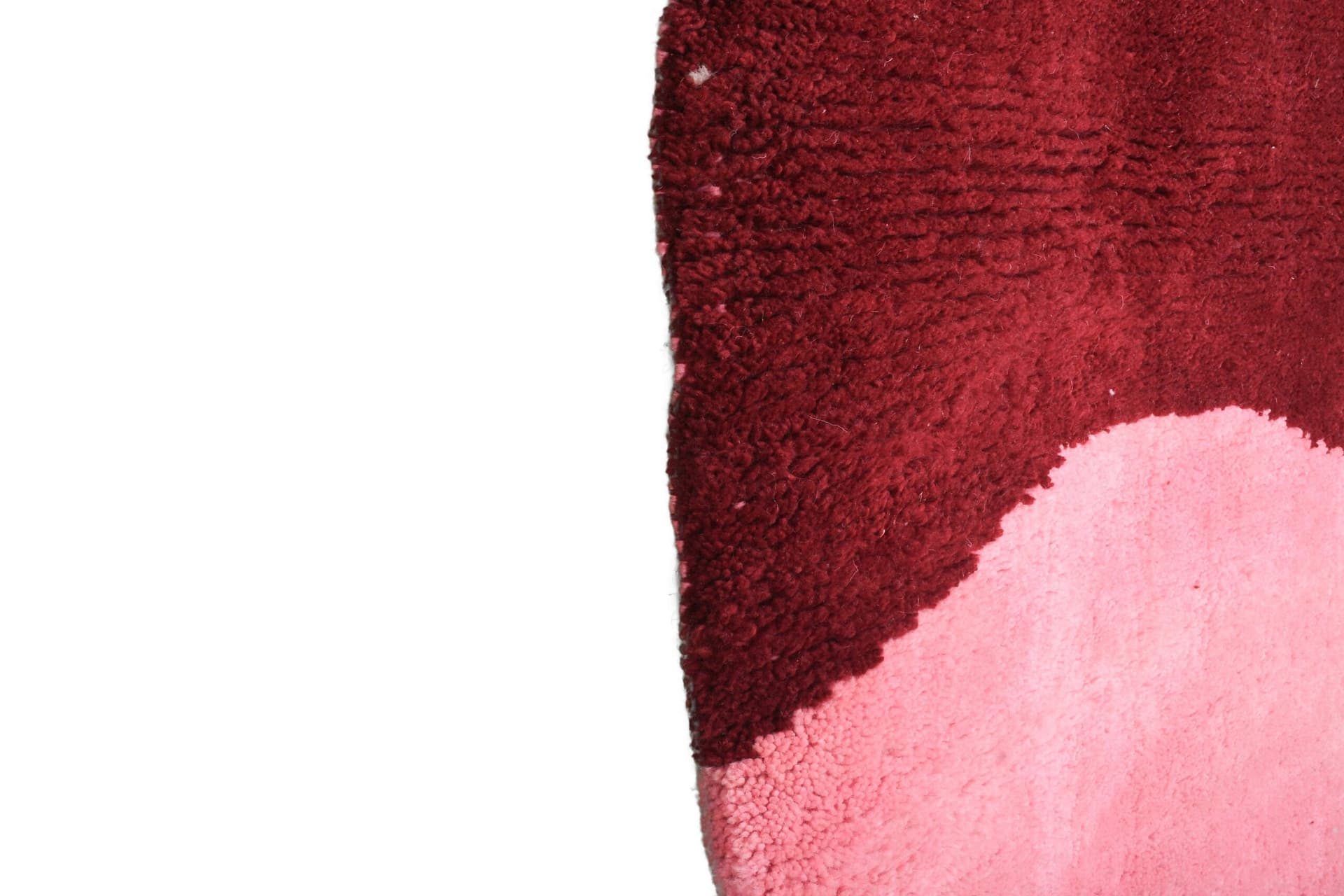 سجادة مغربية من نوع مريرت 3x5 صوفية باللون الوردي والعنابي، تصميم بسيط لغرفة المعيشة - Image 4