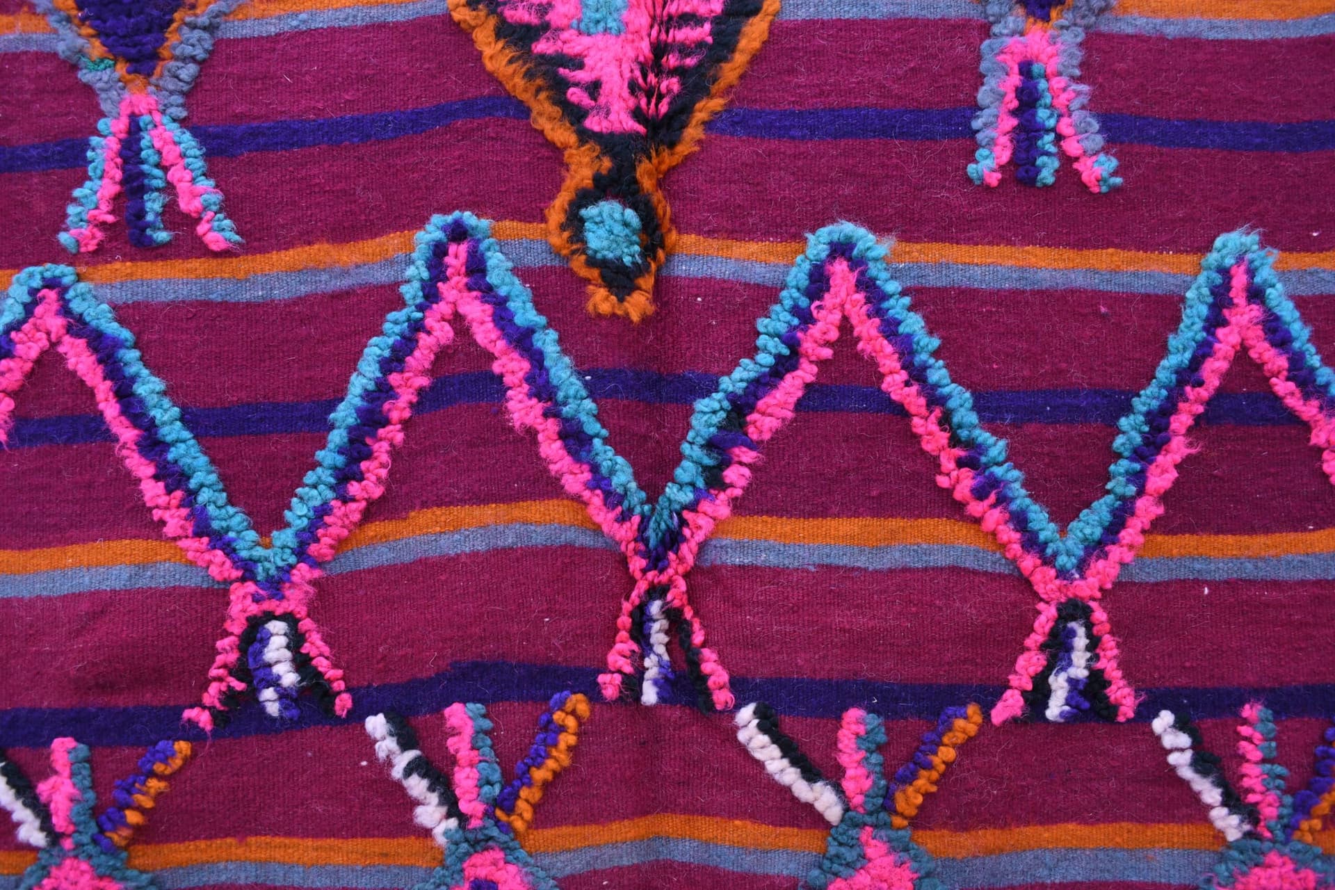 Handmade Moroccan Talsint Rug in Pink Wool - 150x246cm Unique Design - Image 4