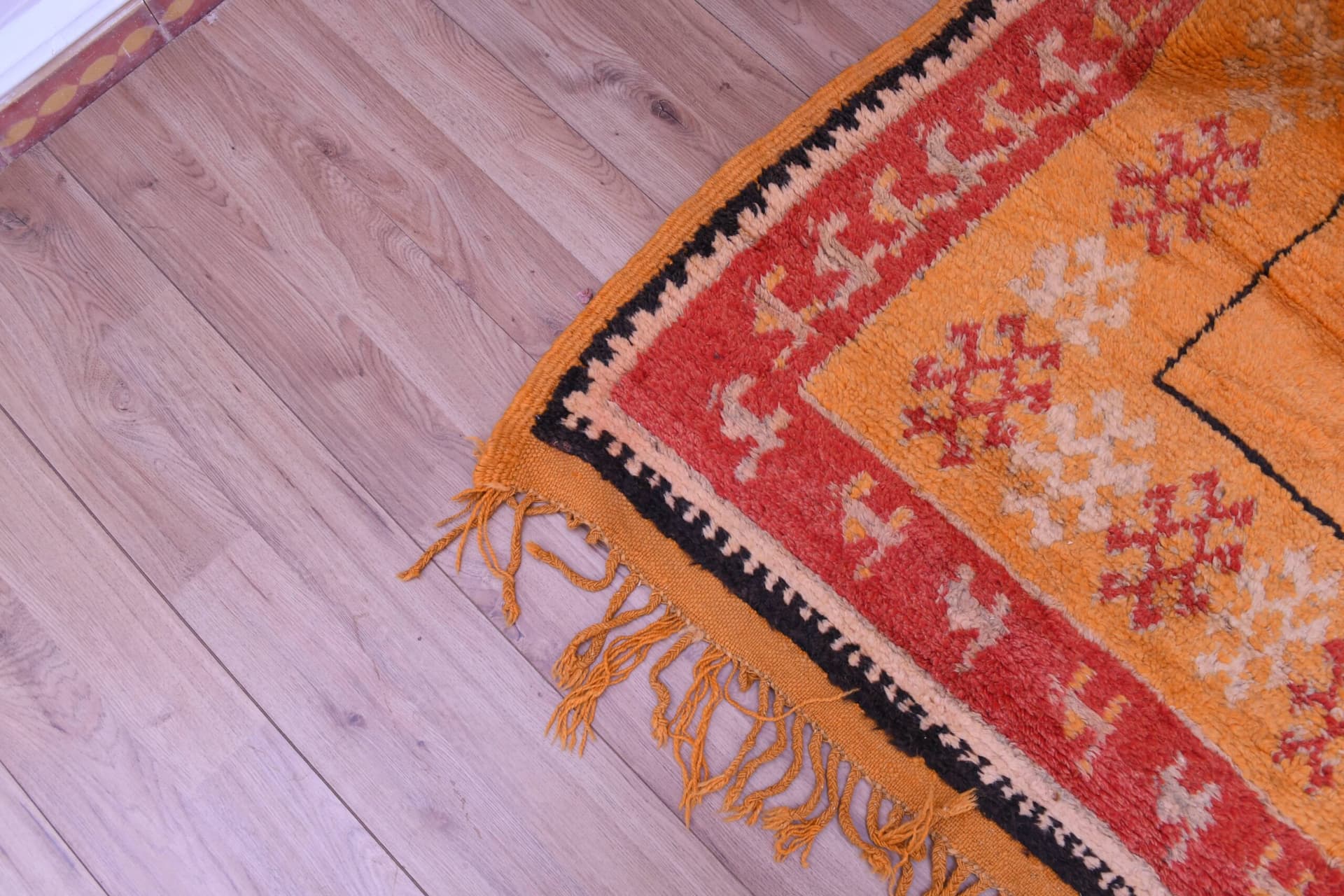 Handmade Moroccan Azilal Wool Rug - Vibrant Orange, 173x270 cm, Bohemian Style - Image 4
