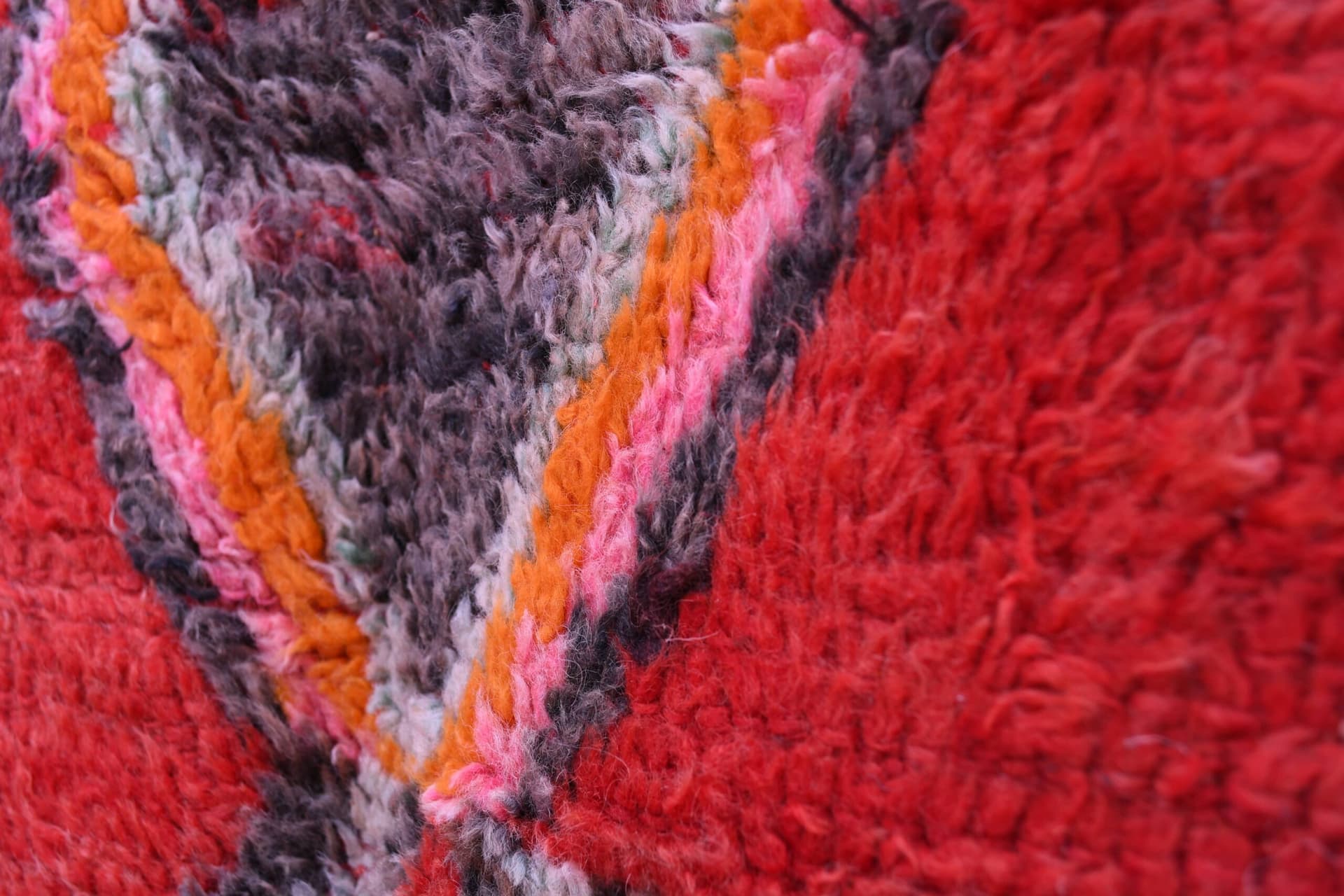 Handmade Red Moroccan Wool Talsint Rug - 142x293cm, Vibrant Geometric Design - Image 9