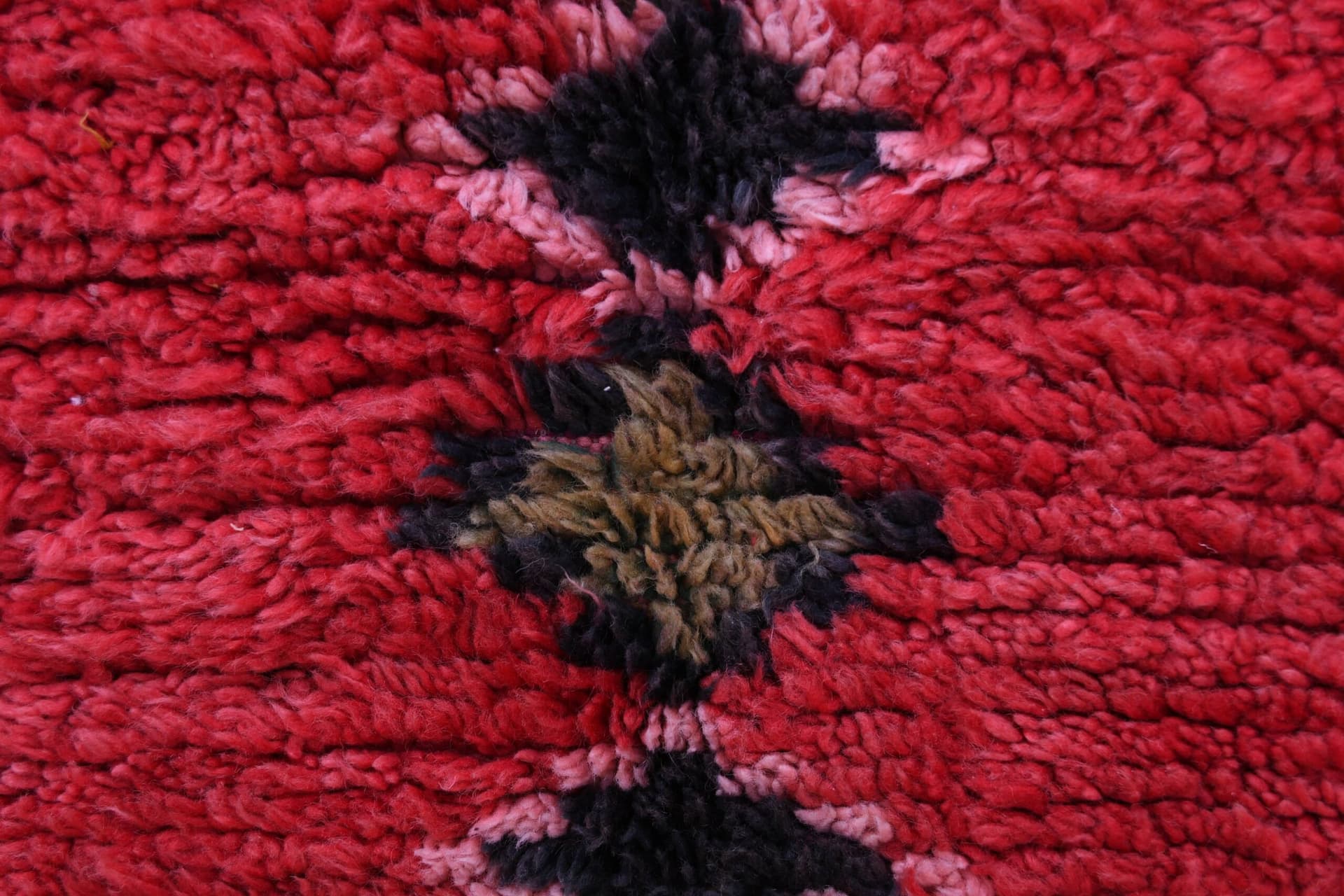 Exquisite Red Moroccan Talsint Wool Rug - 134x200cm Handmade Bohemian Decor - Image 7